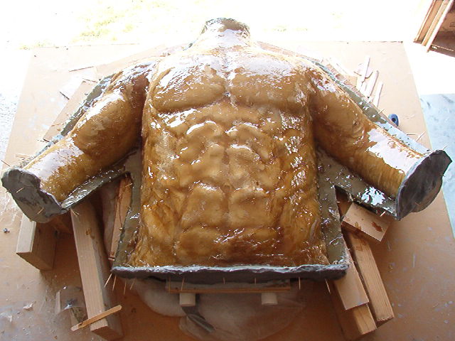 Predator torso in fiberglass 003.jpg