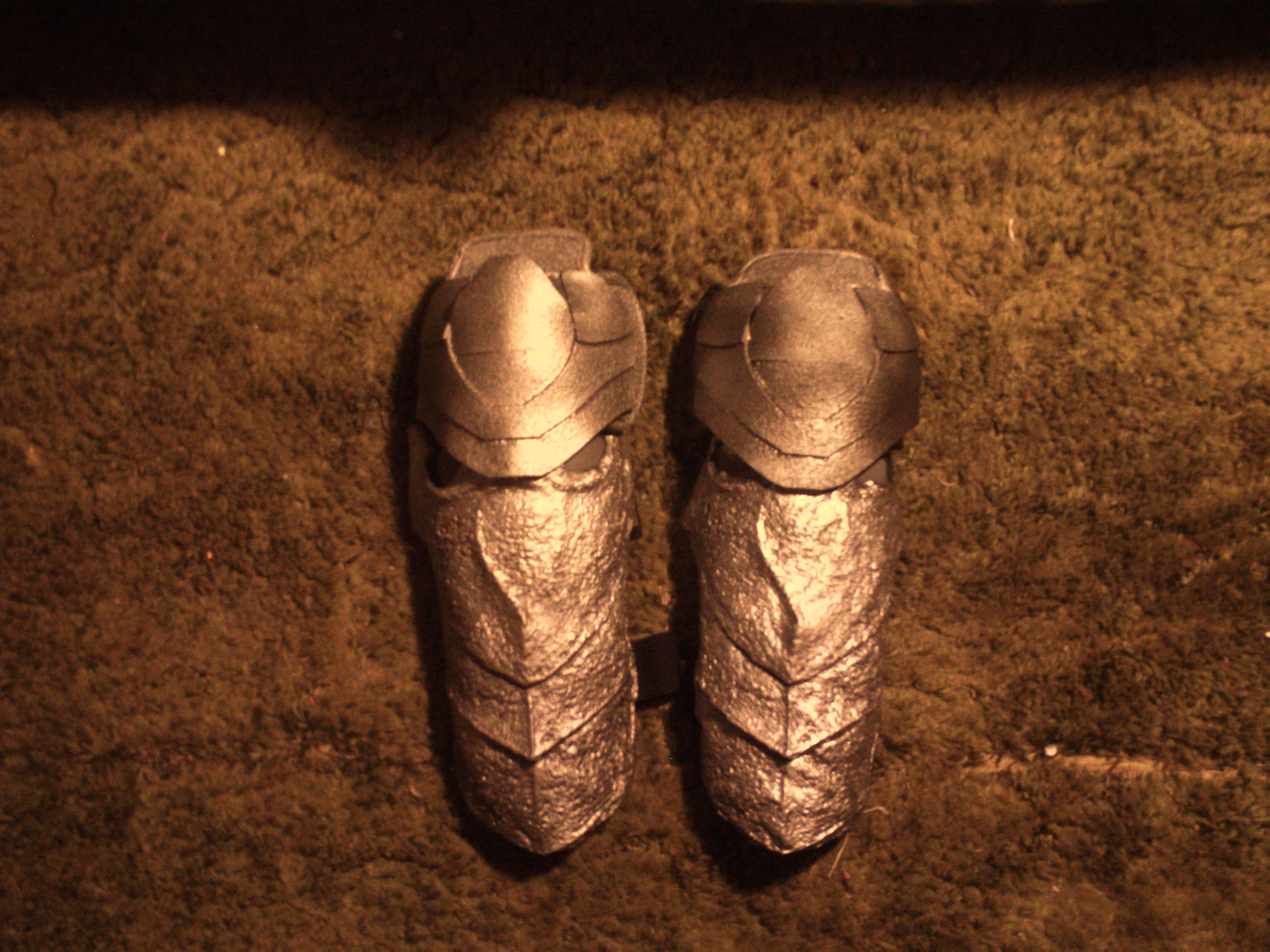 Predator_Leg_Armor_01.JPG