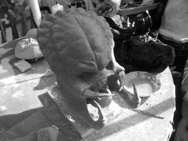 PREDATOR_Mask_Sculpture_3_by_purplenothing.jpg
