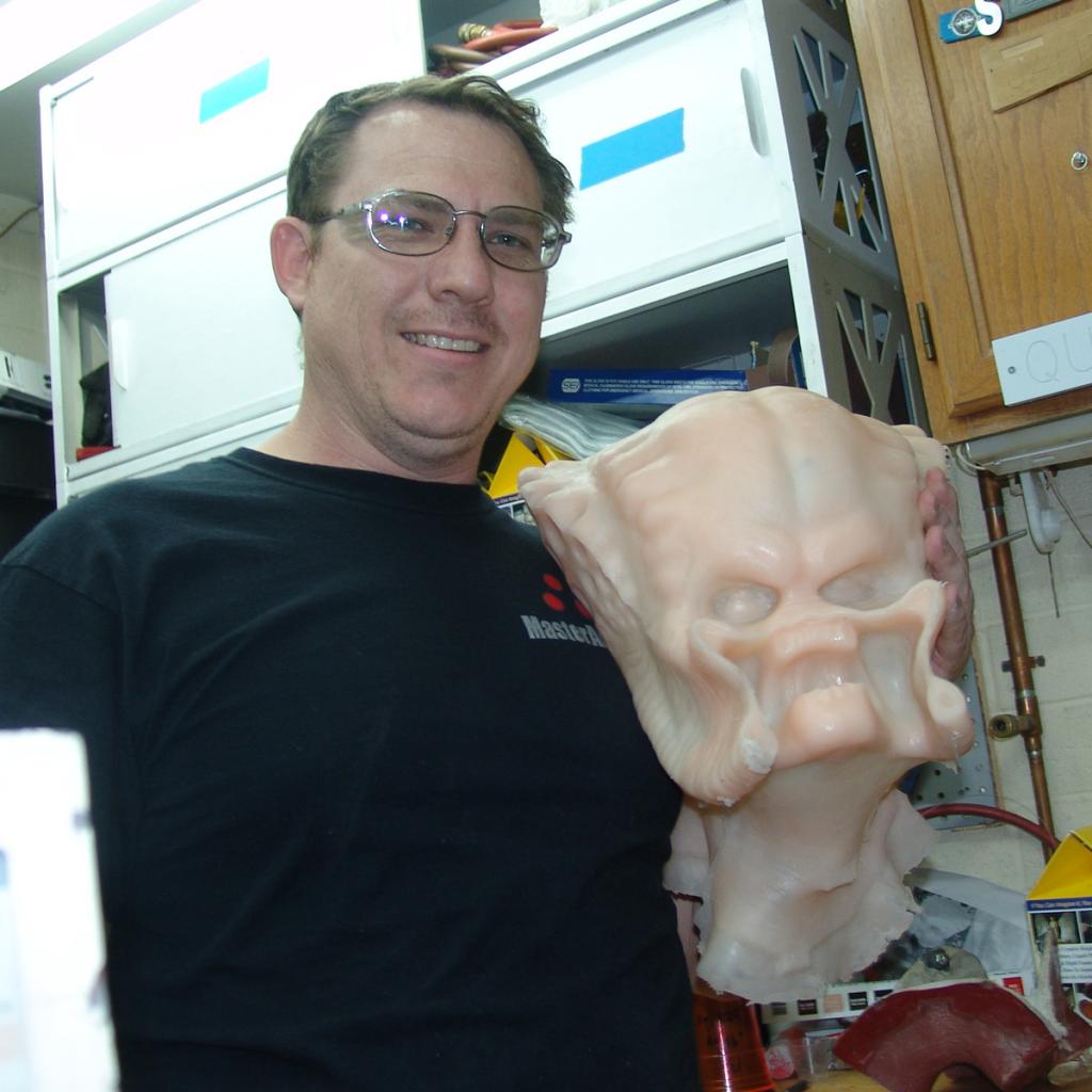 Predator_Sculpt08_zps2a36936d.jpg