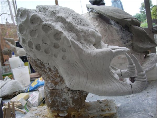 PREDATOR_Sculpture__s_14_by_purplenothing.jpg