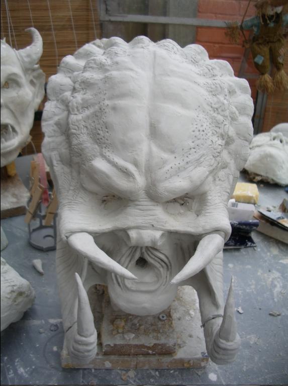 PREDATOR_Sculpture__s_16_by_purplenothing.jpg