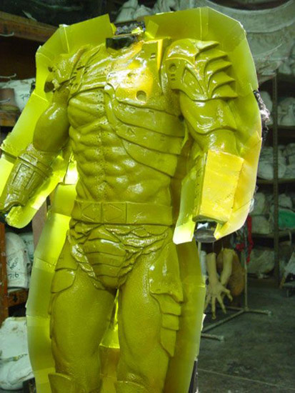 Predator_suit_sculpt10_by_ArtNomad.jpg