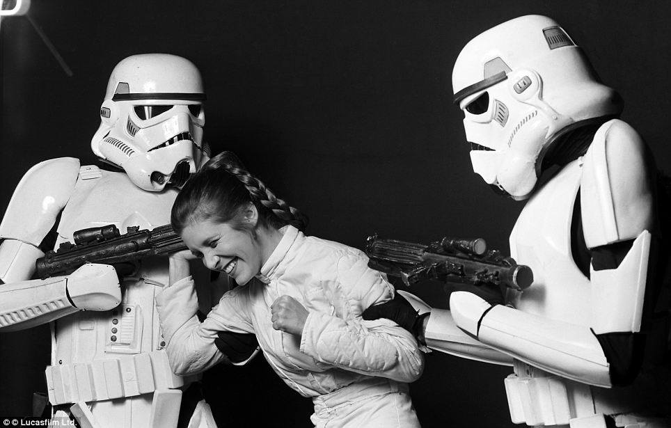 Pugman ESB Stromtrooper blaster Leia2.jpg