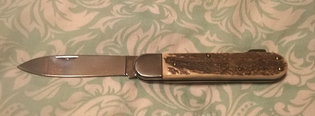 Raiders Knife Open 01s.jpg