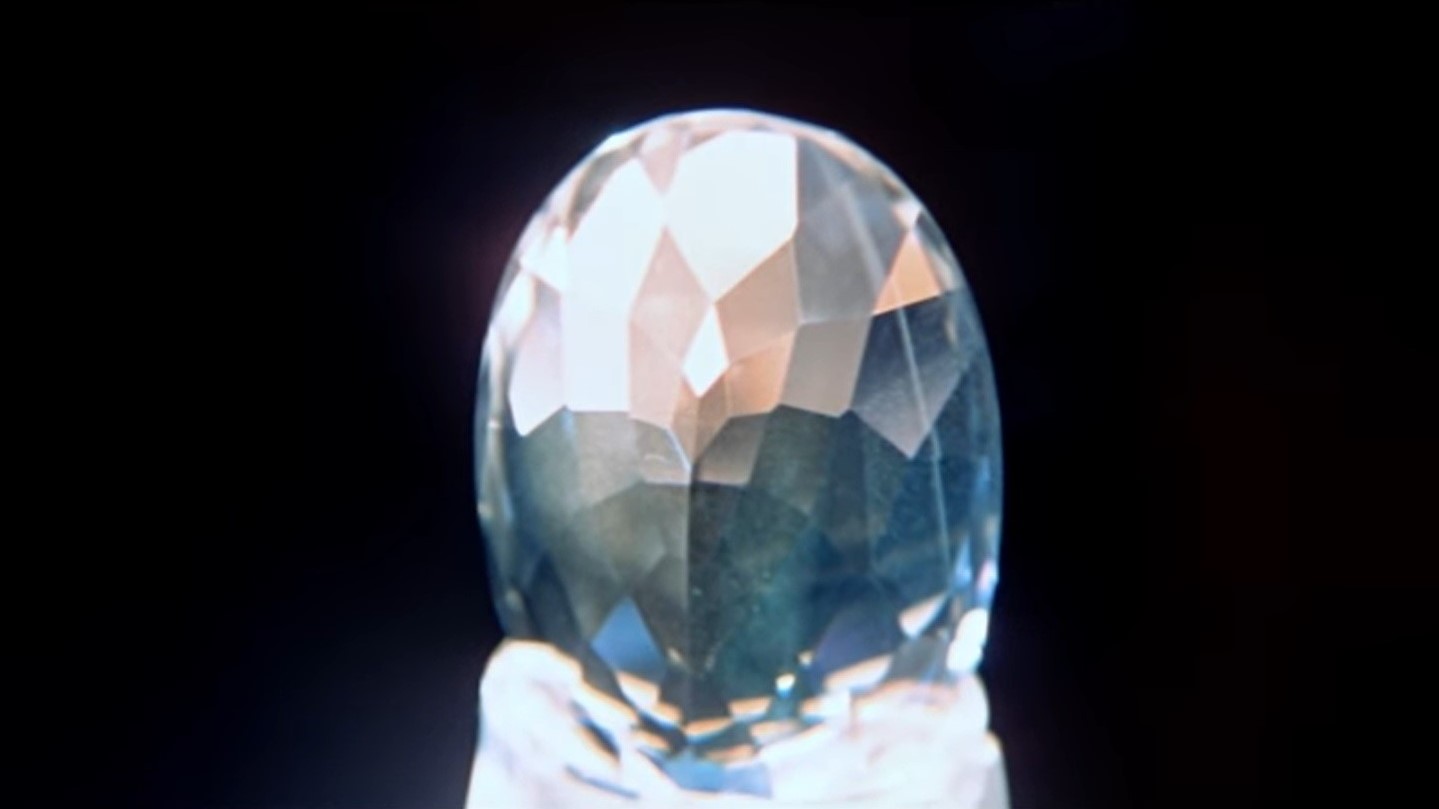 Return of the Pink Panter - opening diamond.jpg