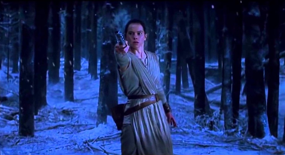 Rey-Lightsaber-Grab.jpg