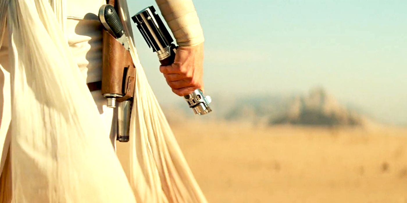 rey-lightsaber-rise-of-skywalker (1).jpg