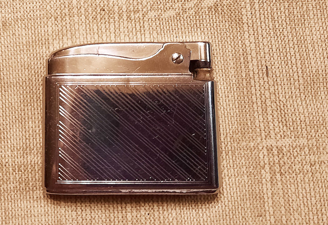Ronson Adonis Diagonal Lines 02.jpg