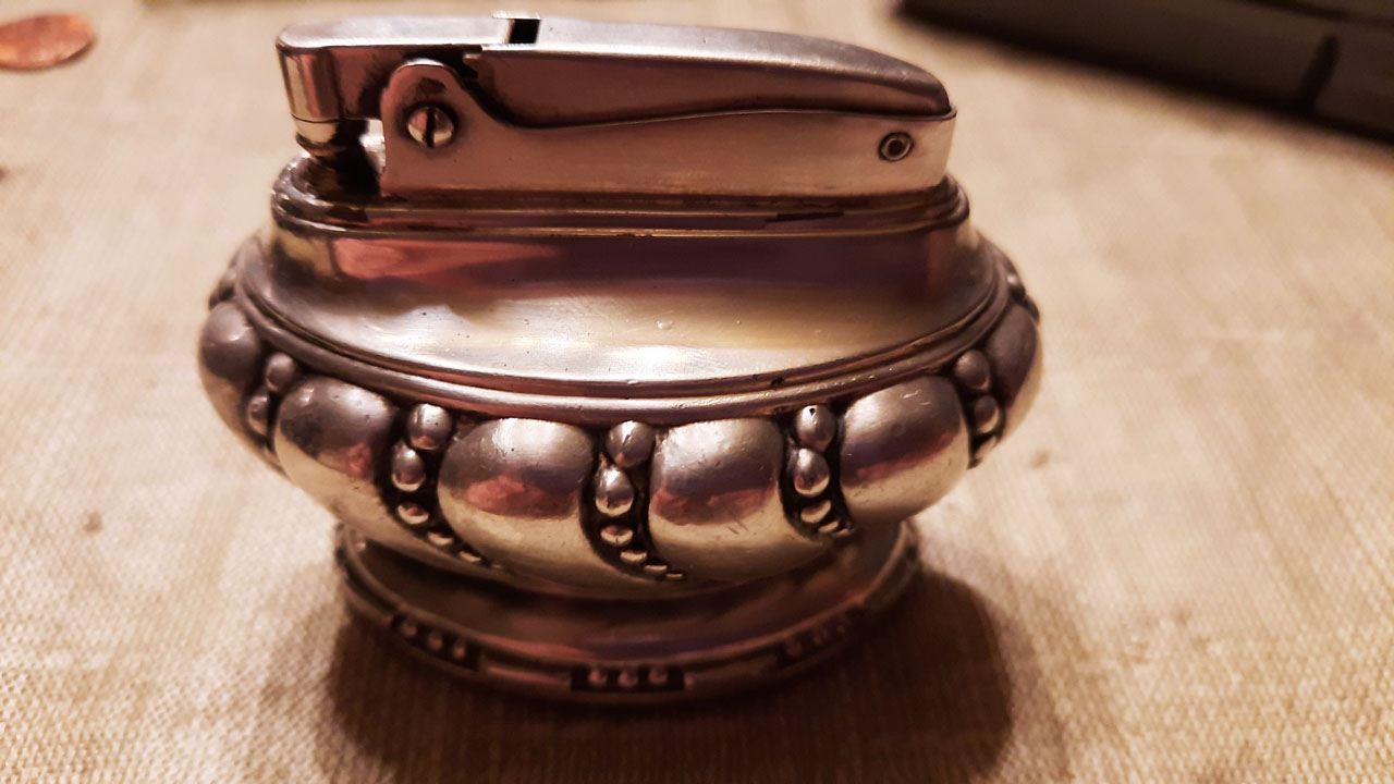Ronson Crown Number 2 01.jpg