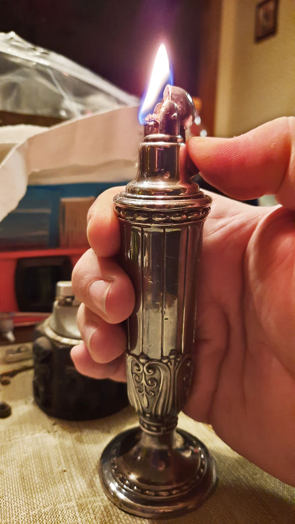 Ronson Juno 02 Lit.jpg