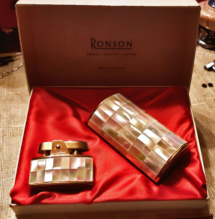 Ronson Mother of Pearl Set 01.jpg