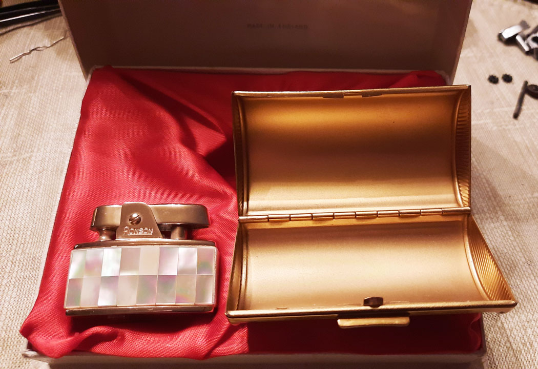 Ronson Mother of Pearl Set 02.jpg