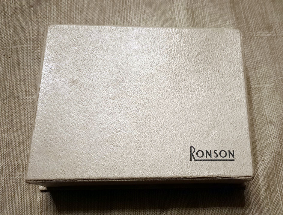 Ronson Mother of Pearl Set Box.jpg