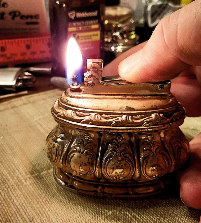 ronson-regal-old-version-03-lit-jpg.jpg