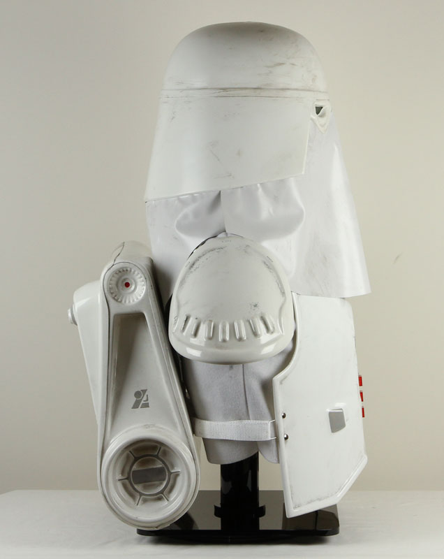 RS-Prop-Masters-Snowtrooper-Bust-7.jpg