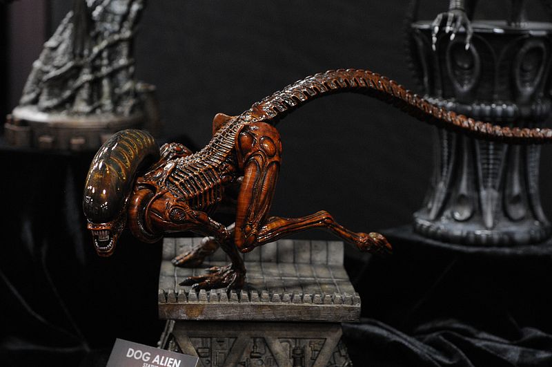 sdcc2011_sideshow_predalien_3.jpg