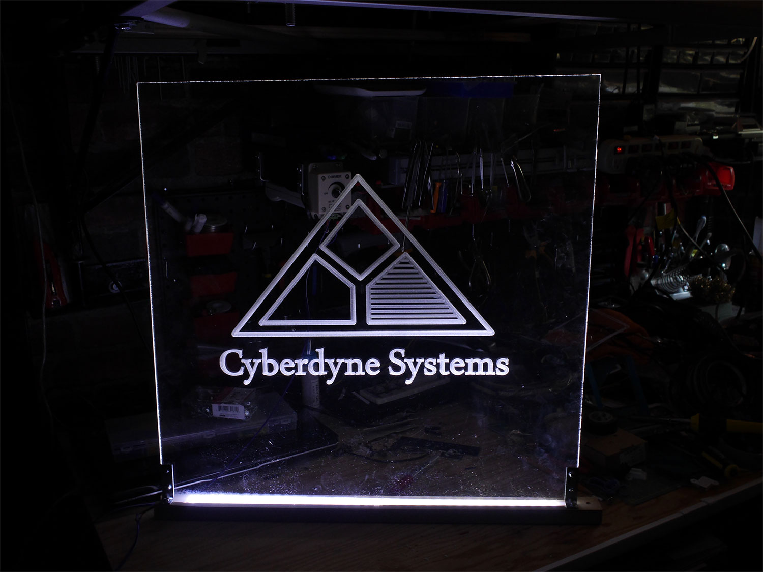 shareahack-acrylic-cyberdyne-sign_photo-01.jpg