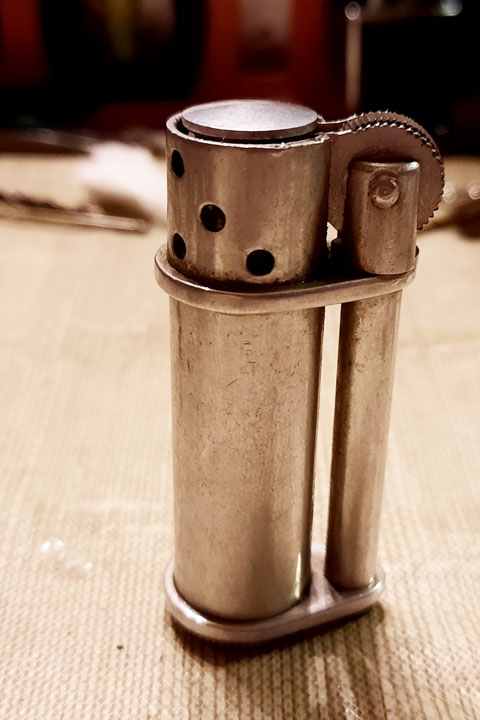 Signal U Manufacturing Fyre-Fly Lighter 01.jpg