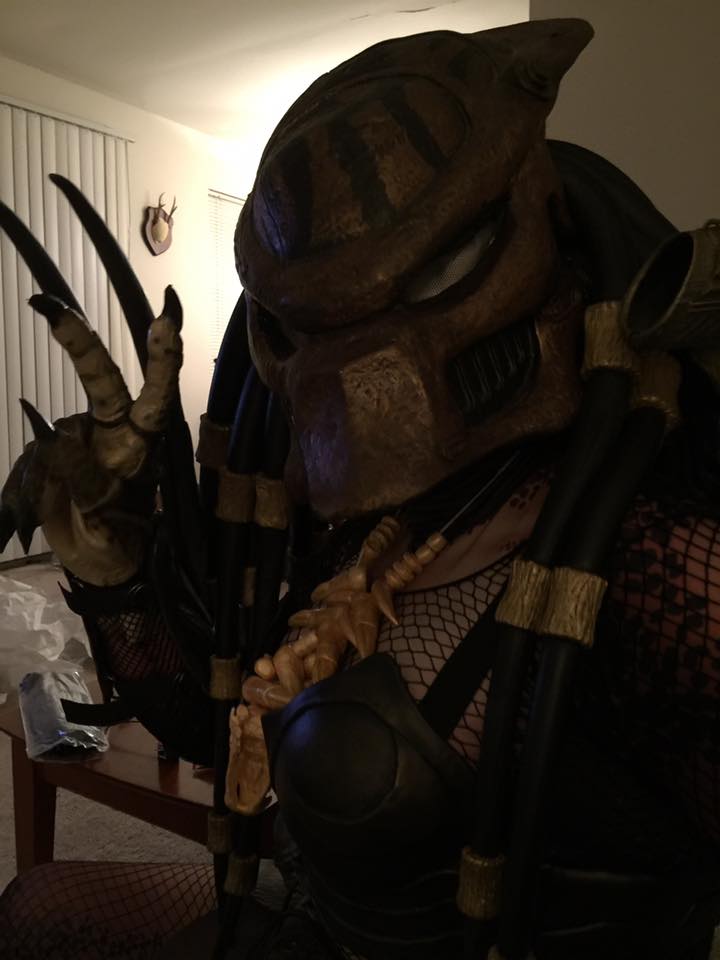 Sirena in Predator costume 4.jpg