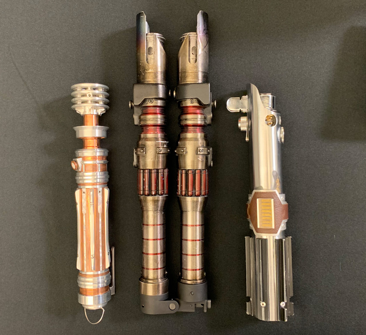 skywalker-dark-rey-leia-lightsaber.jpg