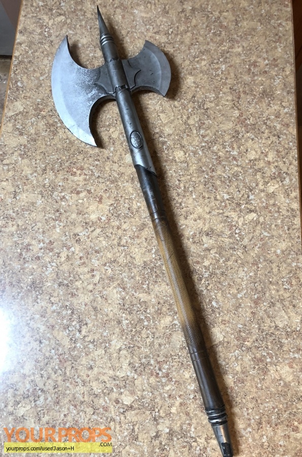 Sleepy-Hollow-Headless-Horseman-s-screen-used-axe-1.jpg