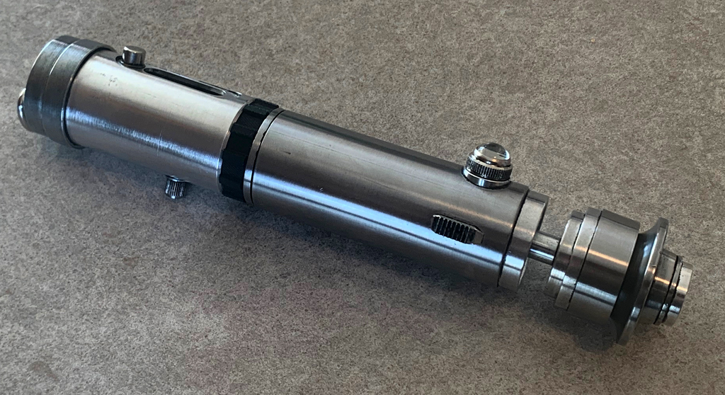 Smaller_Saber_01.jpg