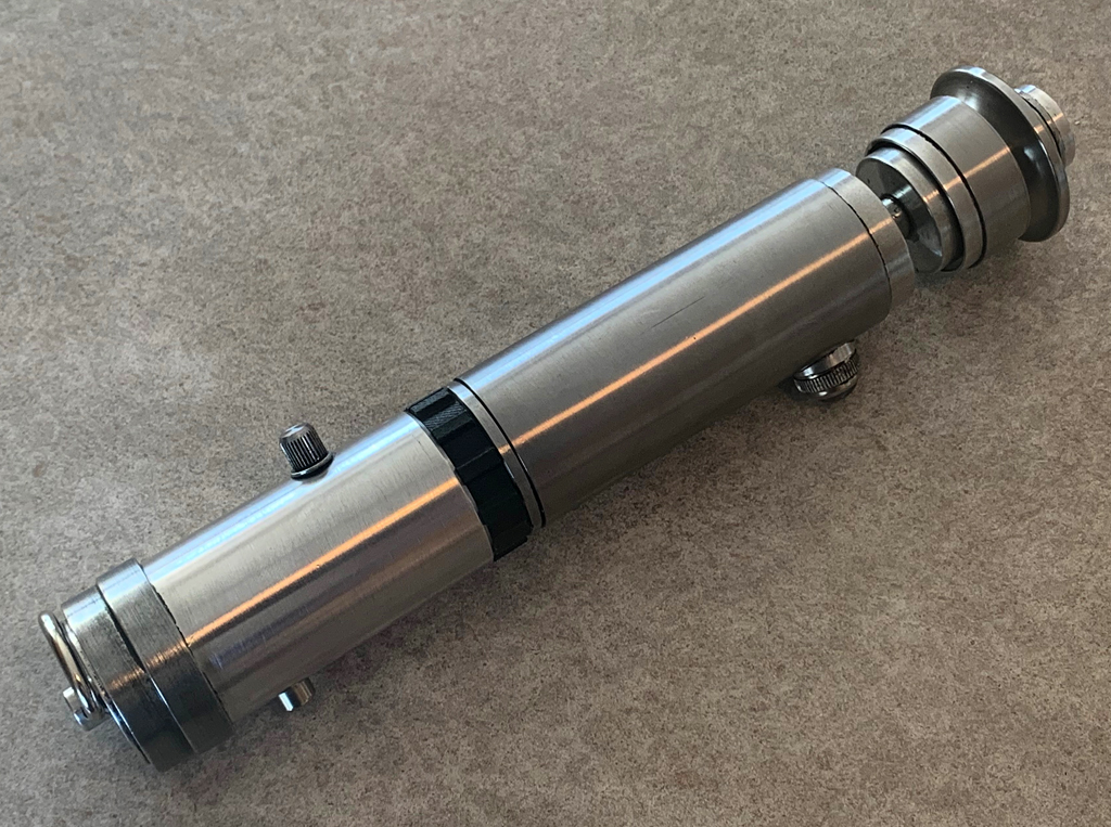Smaller_Saber_02.jpg