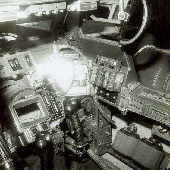snowspeedercockpit.jpg