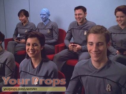 Star-Trek-Voyager-25th-Century-Cadet-Uniform-3.jpg