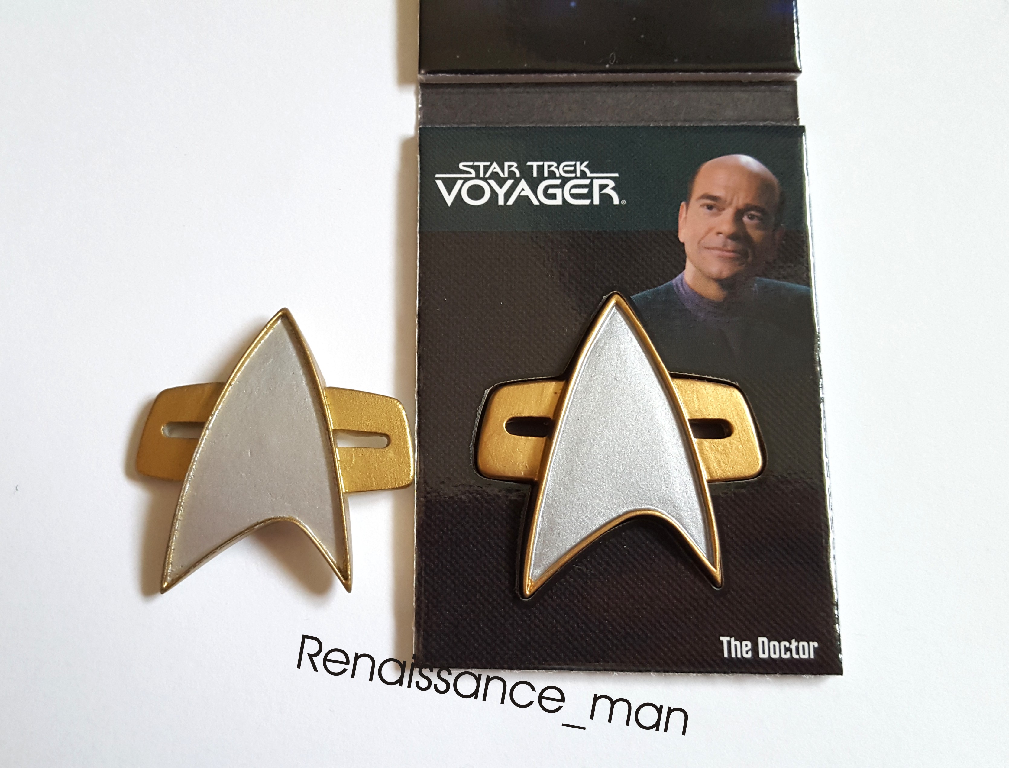 Star-Trek-Voyager-commbadge.jpg