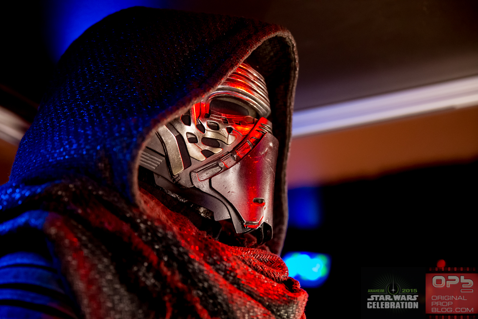Star-Wars-Celebration-The-Force-Awakens-Props-Costumes-Exhibit-Characters-Models-071.jpg