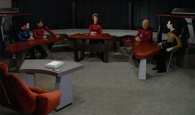 star_trek_tng_2-8.jpg
