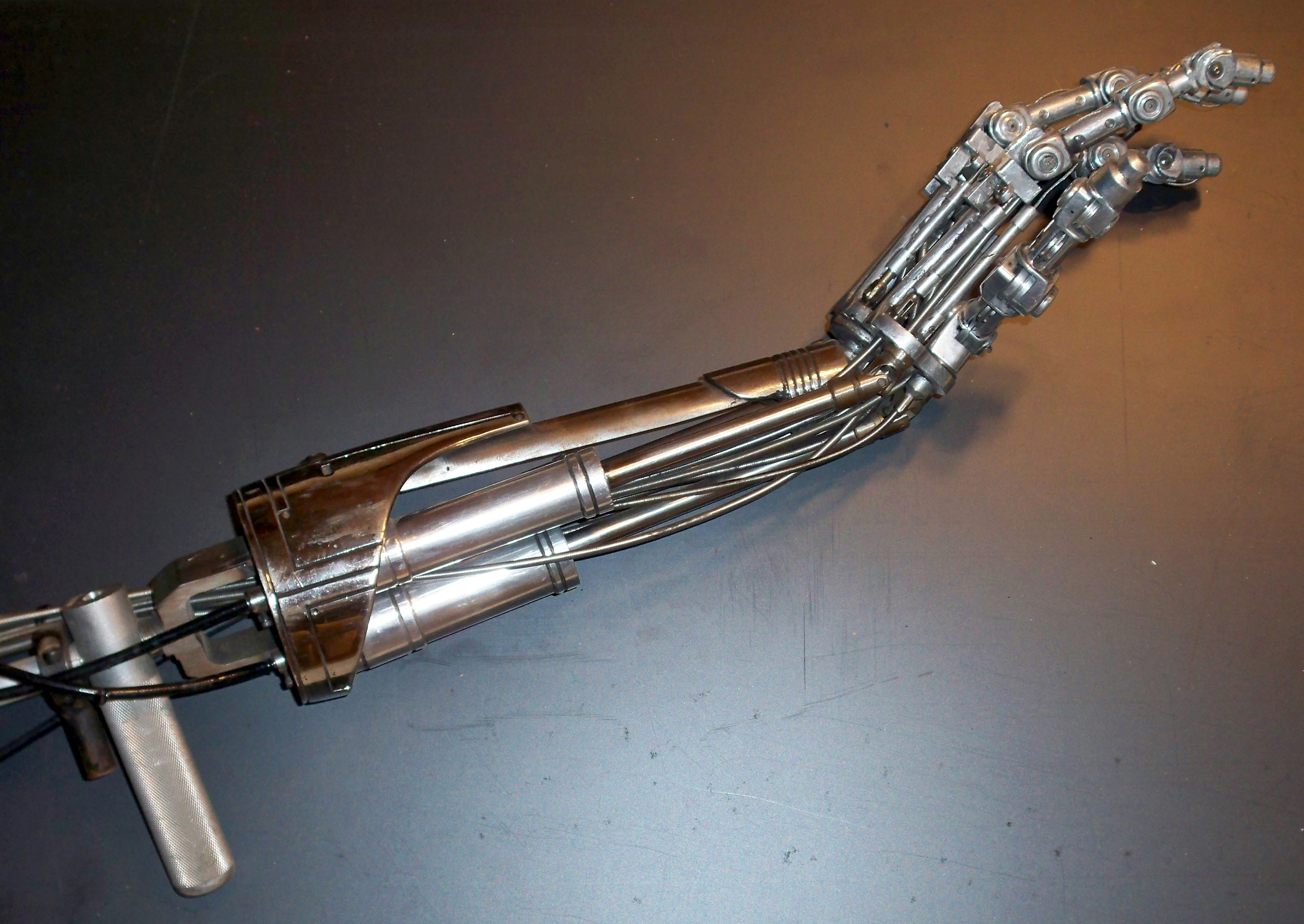 T2 - Endoskeleton - Half Arm - 01 - 01.jpg