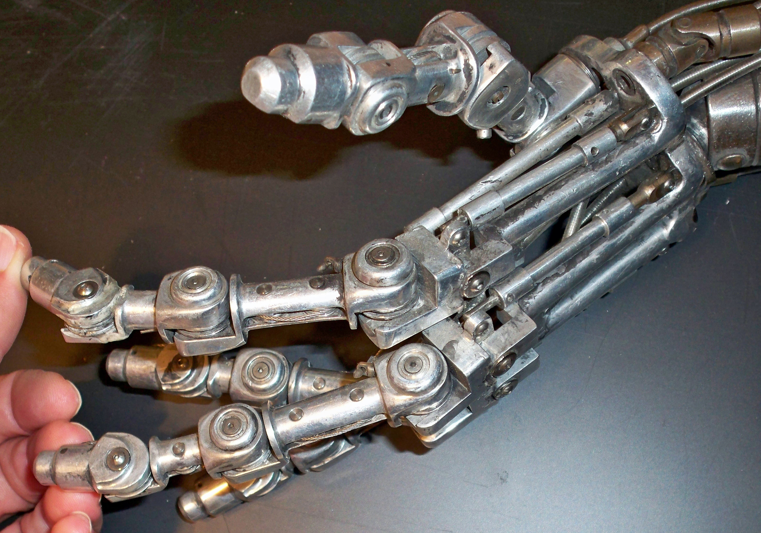 T2 - Endoskeleton - Half Arm - 01 - 02.jpg