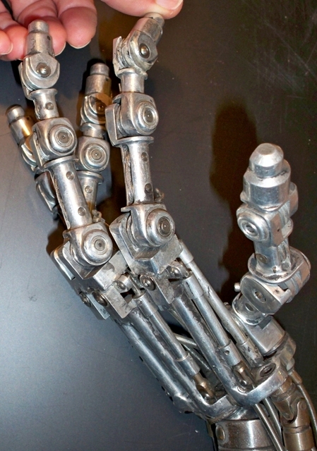 T2 - Endoskeleton - Half Arm - 01 - 03.jpg