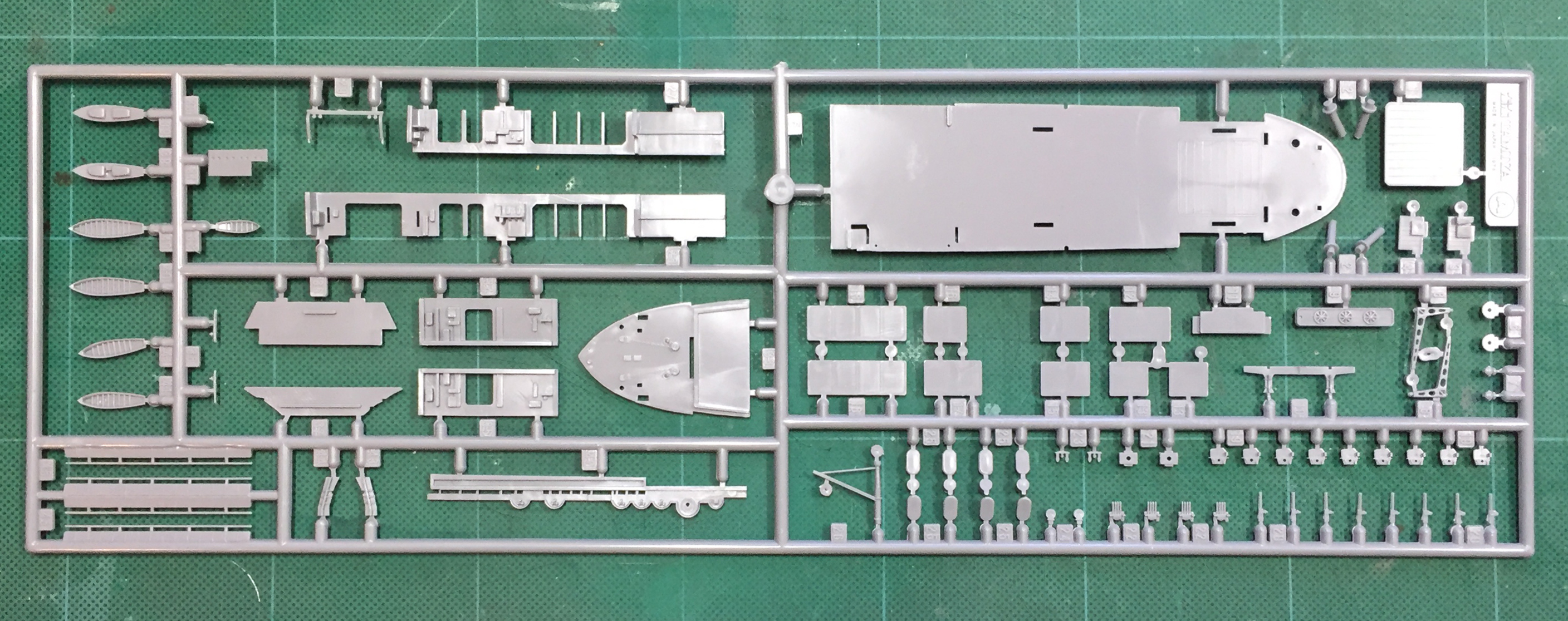 Tamiya 1-700 Enterprise A1.jpg