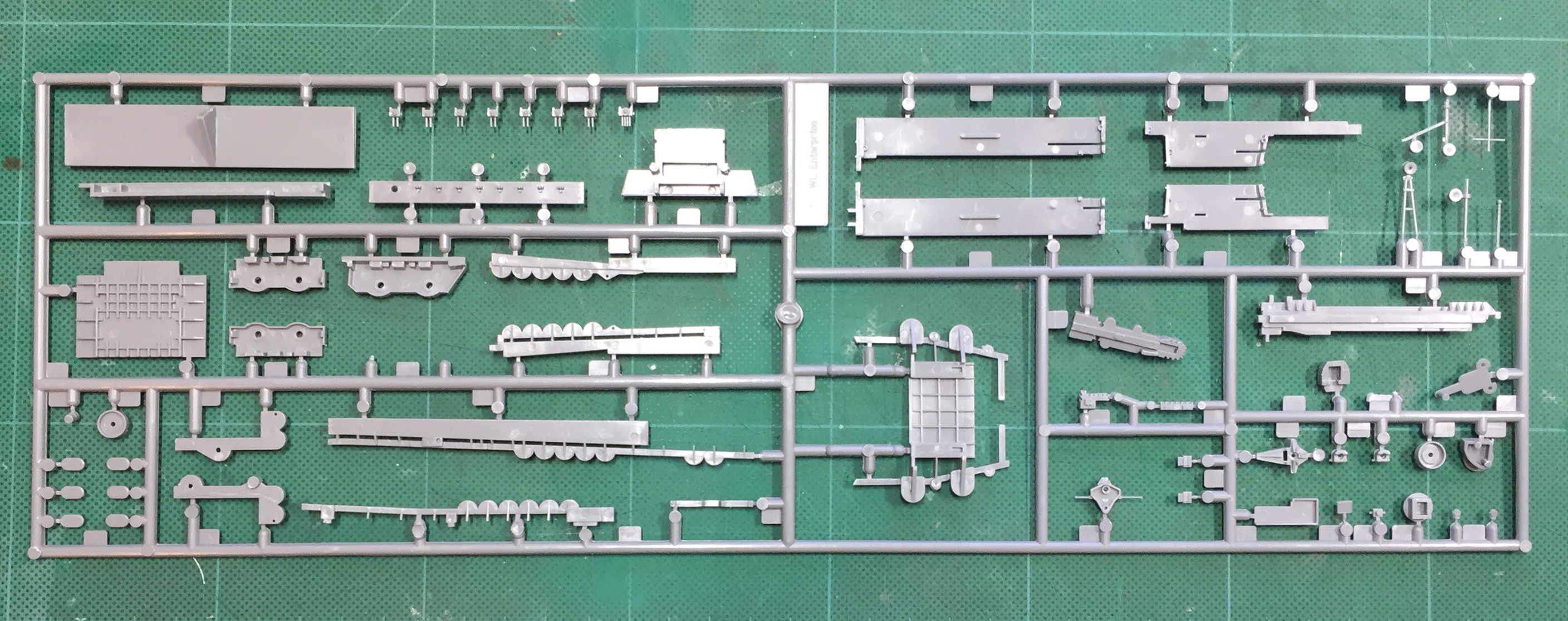 Tamiya 1-700 Enterprise B2.jpg