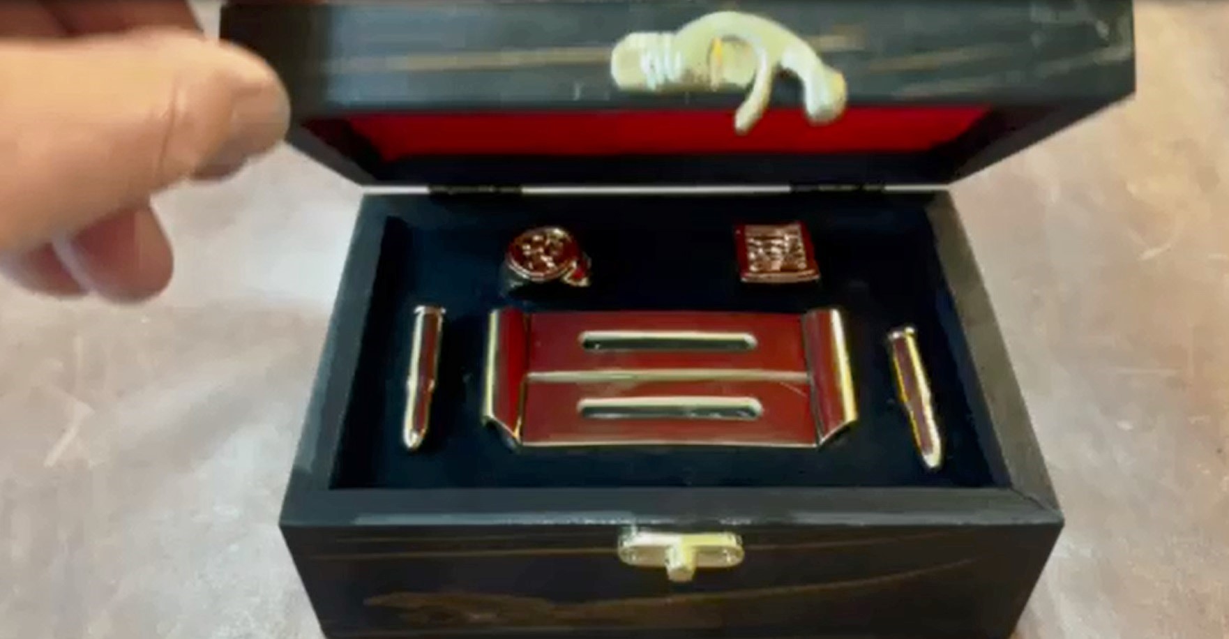 TMWTGG _Buckle from www.TheSpyBoys.com (19).jpg