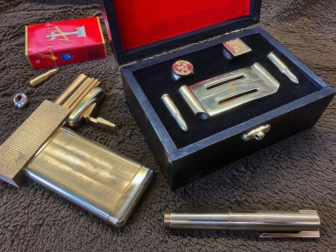TMWTGG _Buckle from www.TheSpyBoys.com (23b).jpg