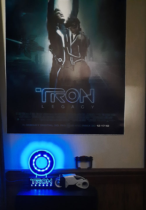 Tron Legacy Lit Sign 01.jpg