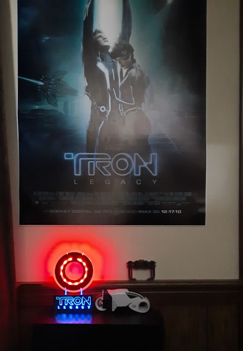 Tron Legacy Lit Sign 03.jpg