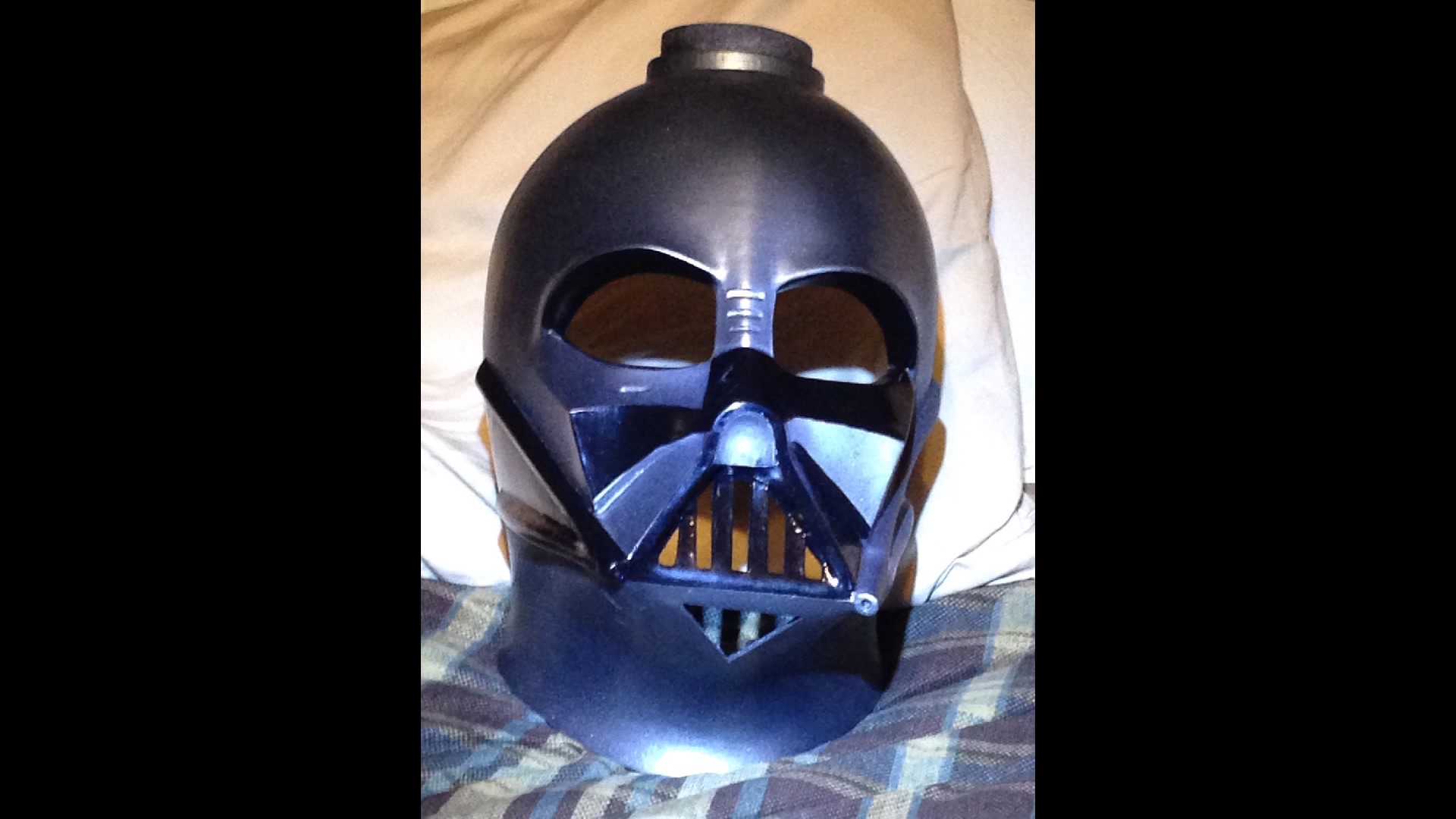 vader helmet 2.0 painted.jpg