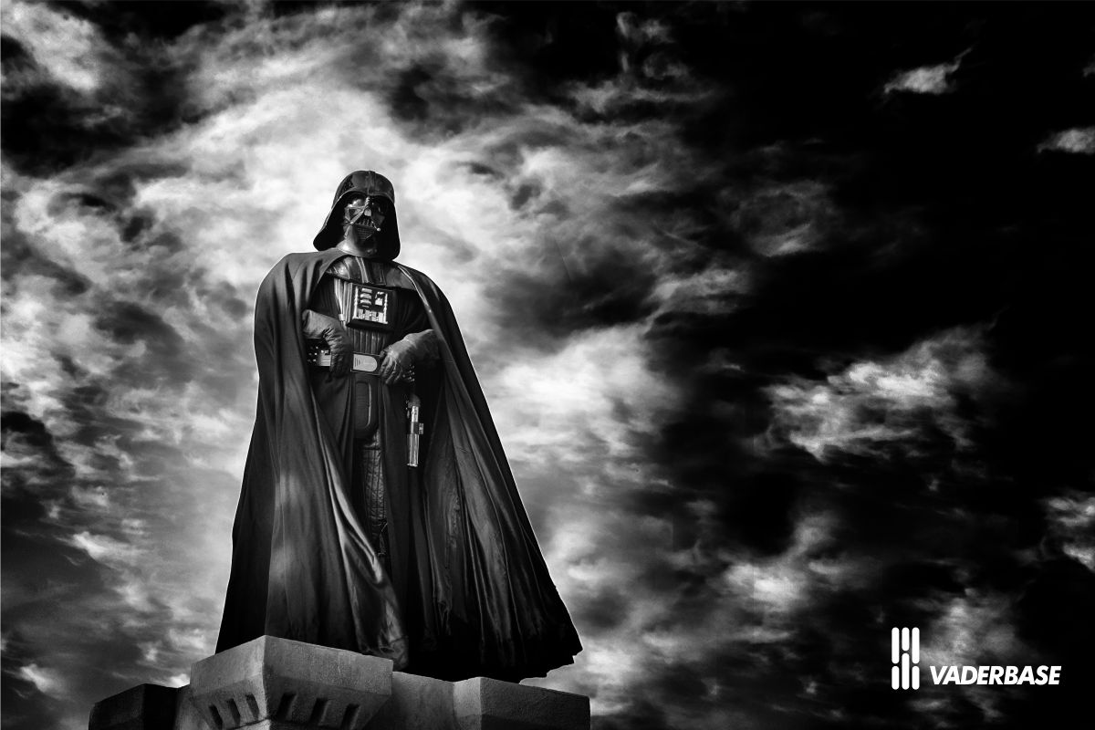 vader_monument_pedestal_1.jpg