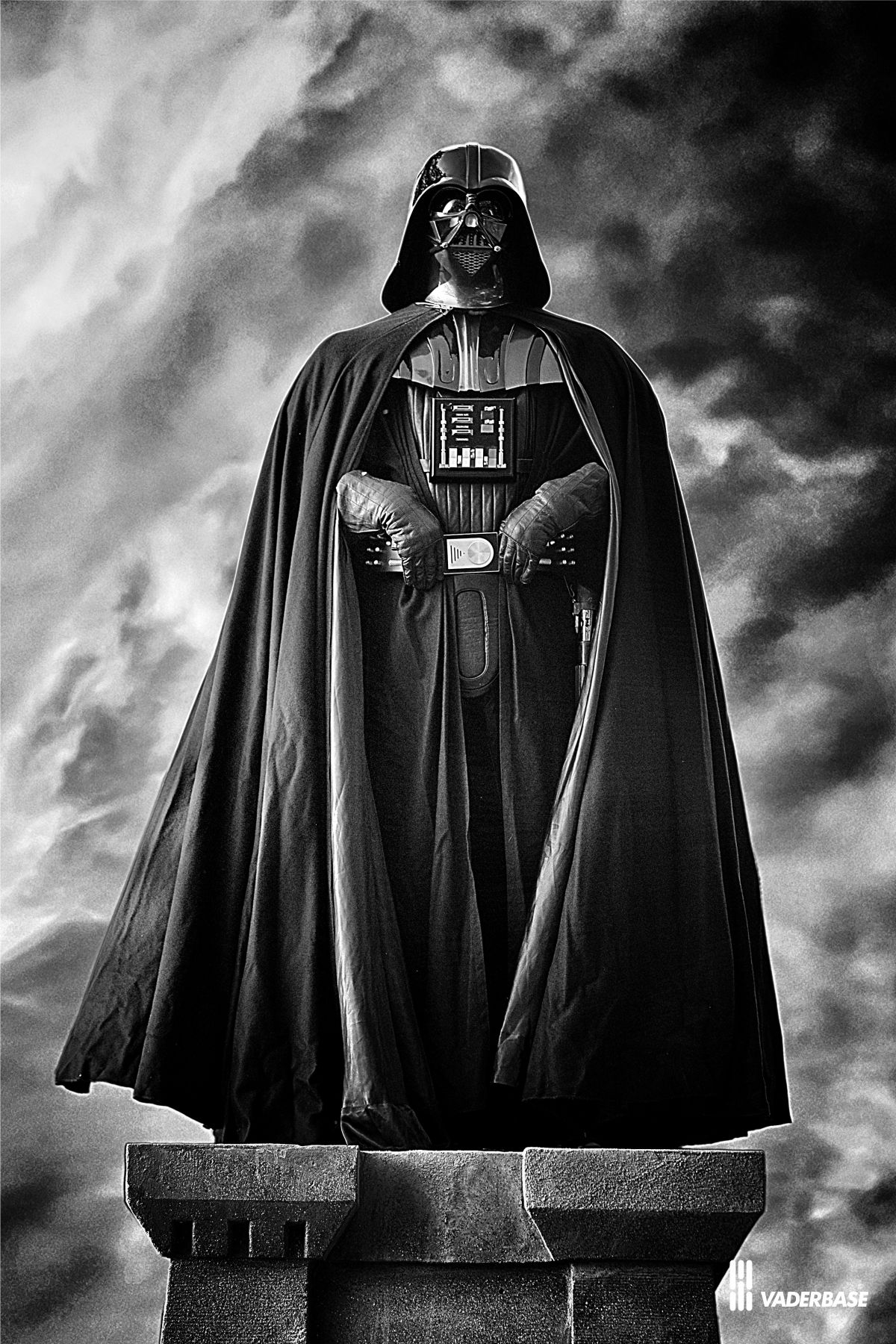vader_monument_pedestal_2.jpg
