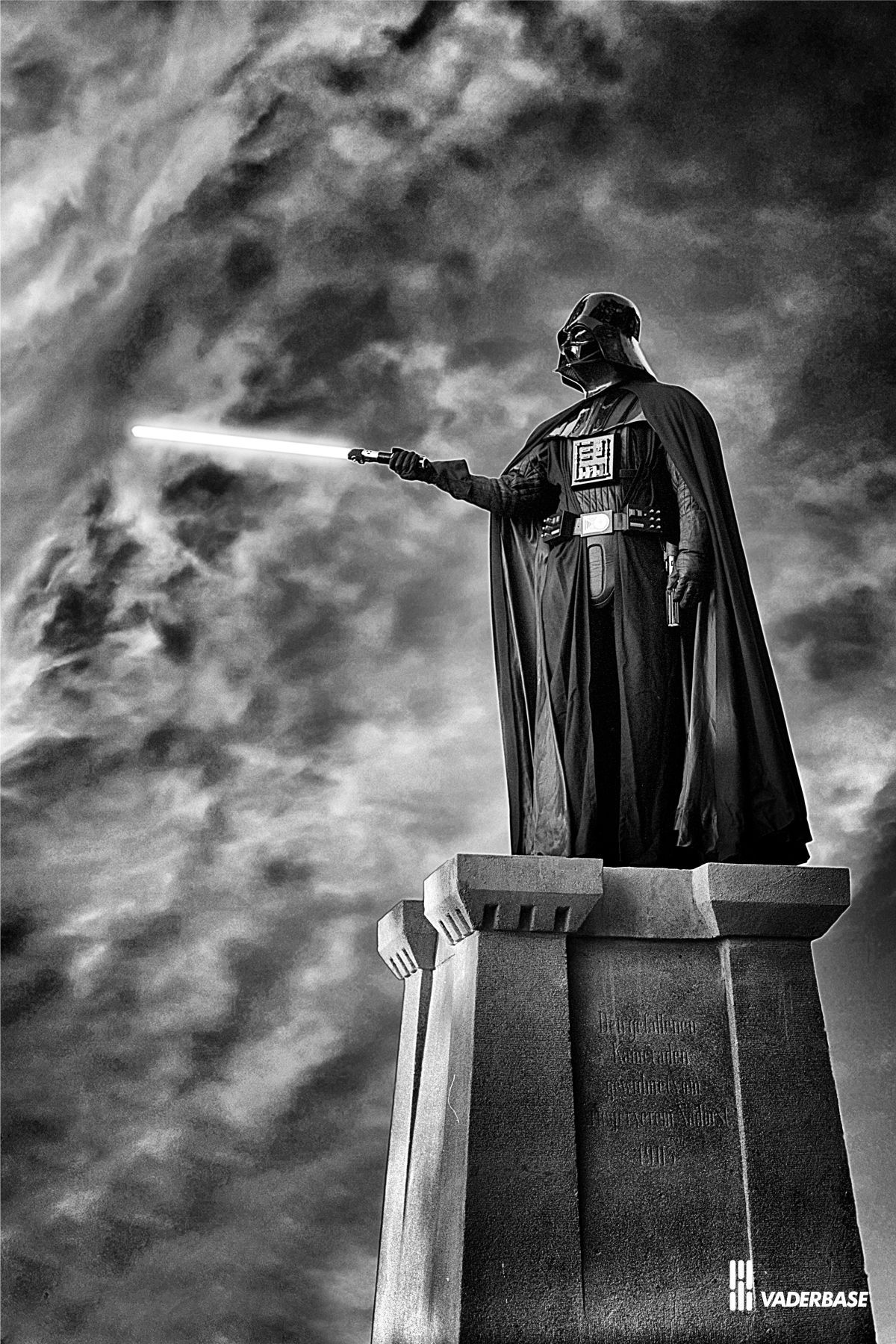 vader_monument_pedestal_3.jpg