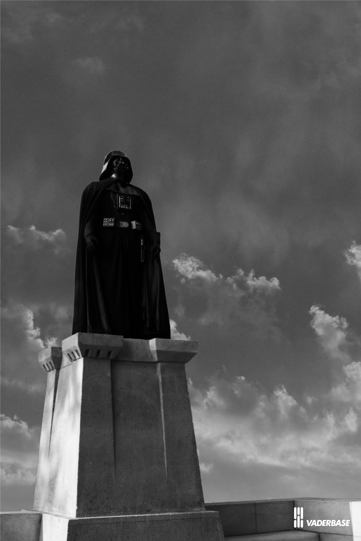 vader_monument_pedestal_5.jpg