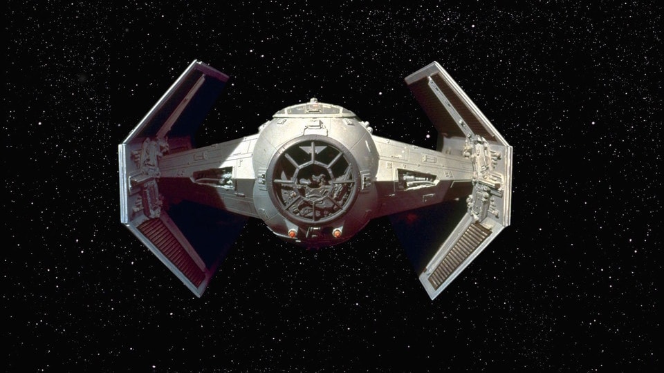 vaders-tie-fighter_8bcb92e1.jpg