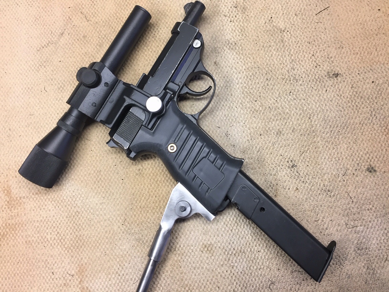 Walter's UNCLE Gun (52).jpg