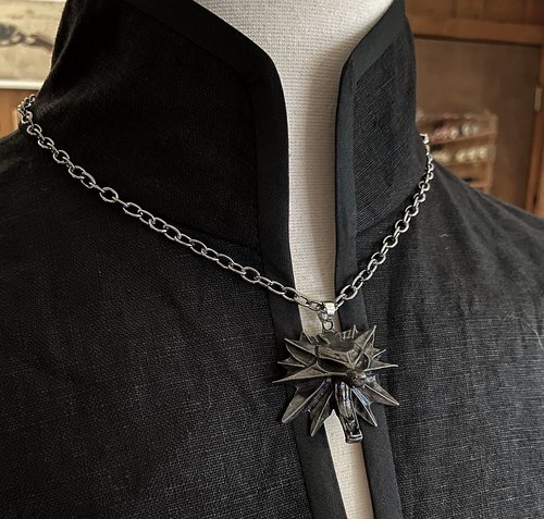 witcher-pendant-1.jpg